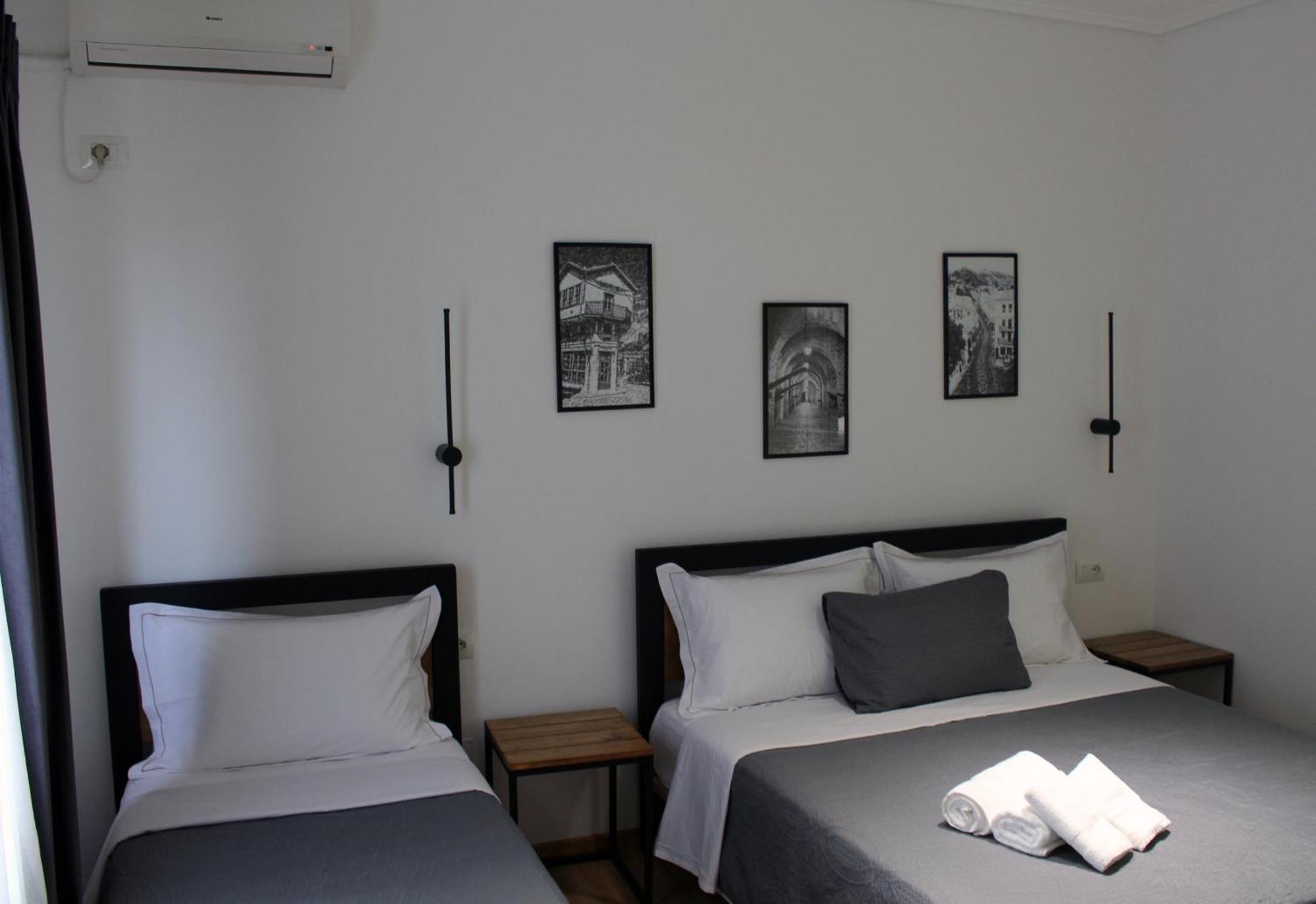 Guest House Amades Gjirokastër Esterno foto