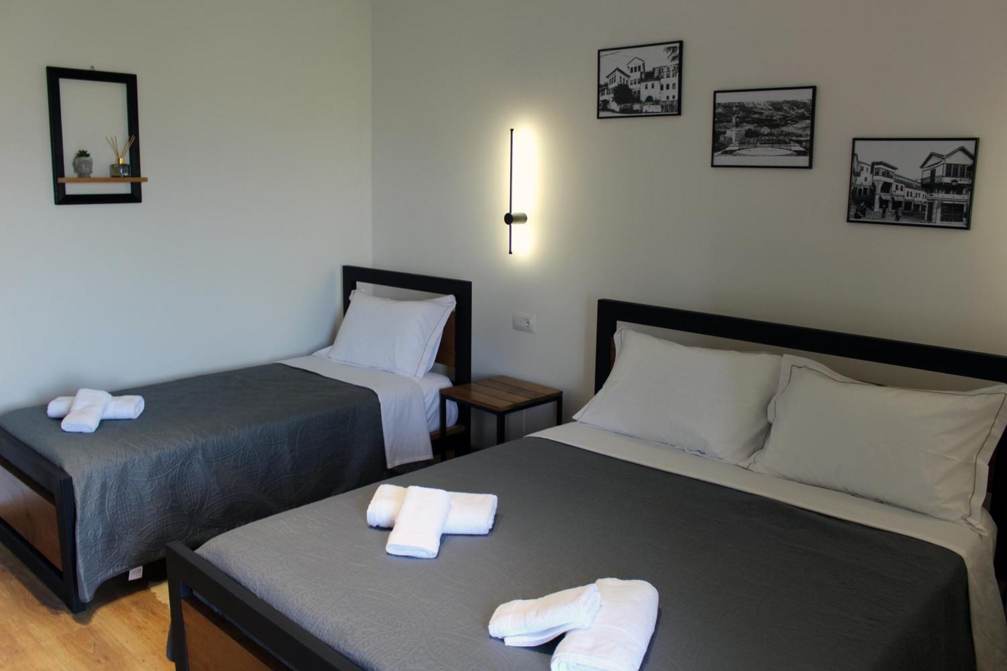 Guest House Amades Gjirokastër Esterno foto
