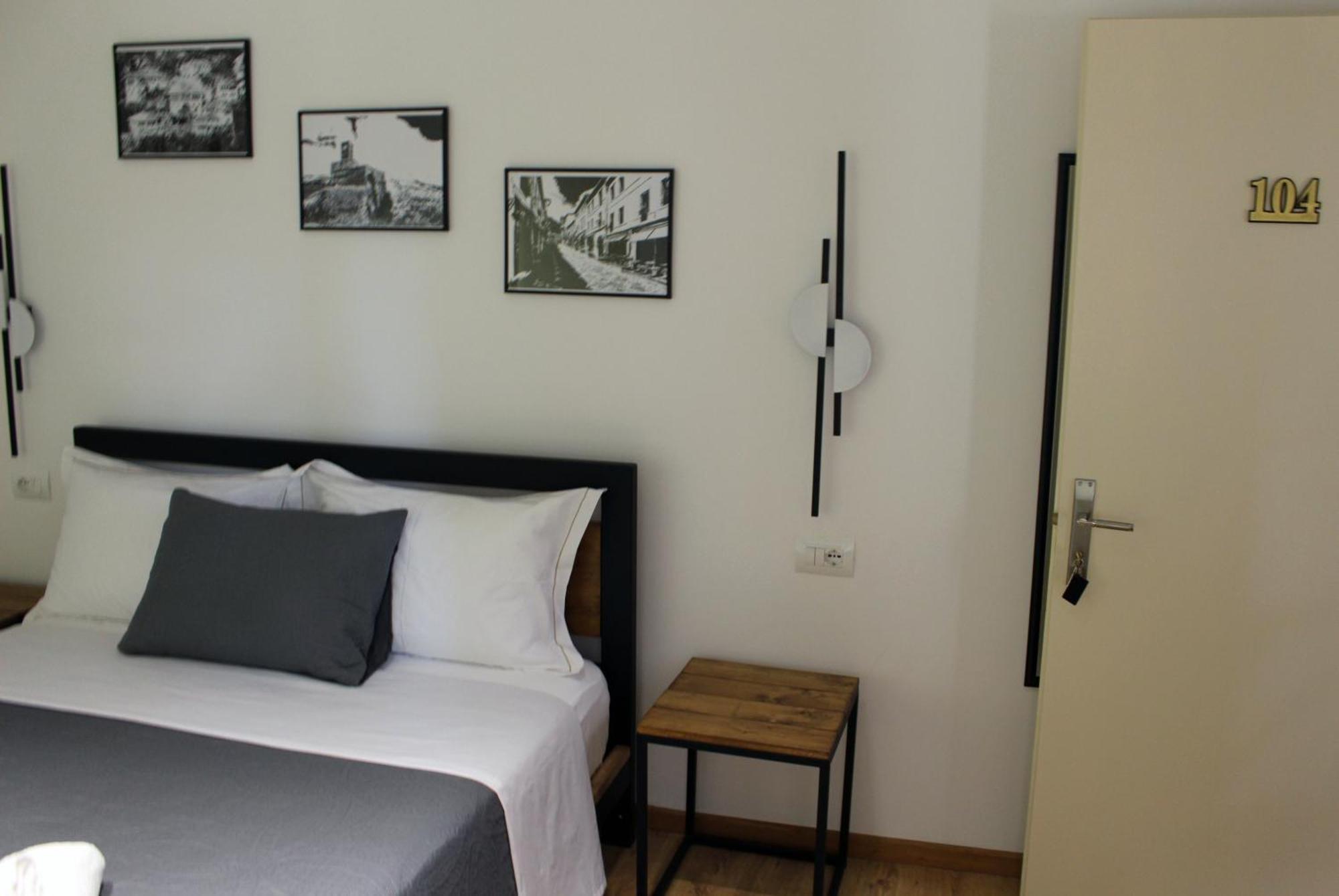 Guest House Amades Gjirokastër Esterno foto