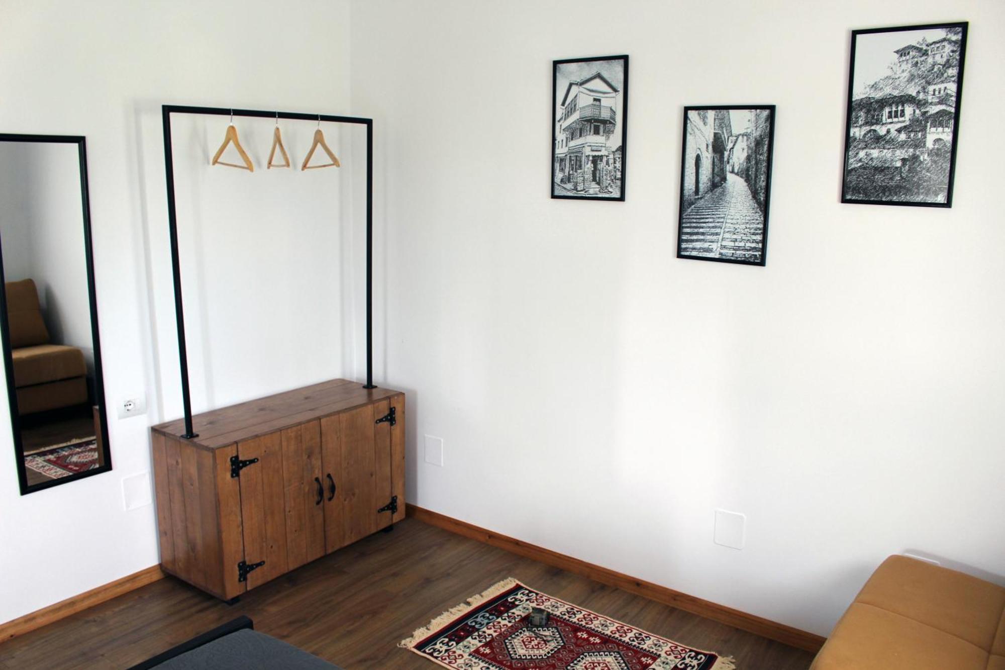 Guest House Amades Gjirokastër Esterno foto