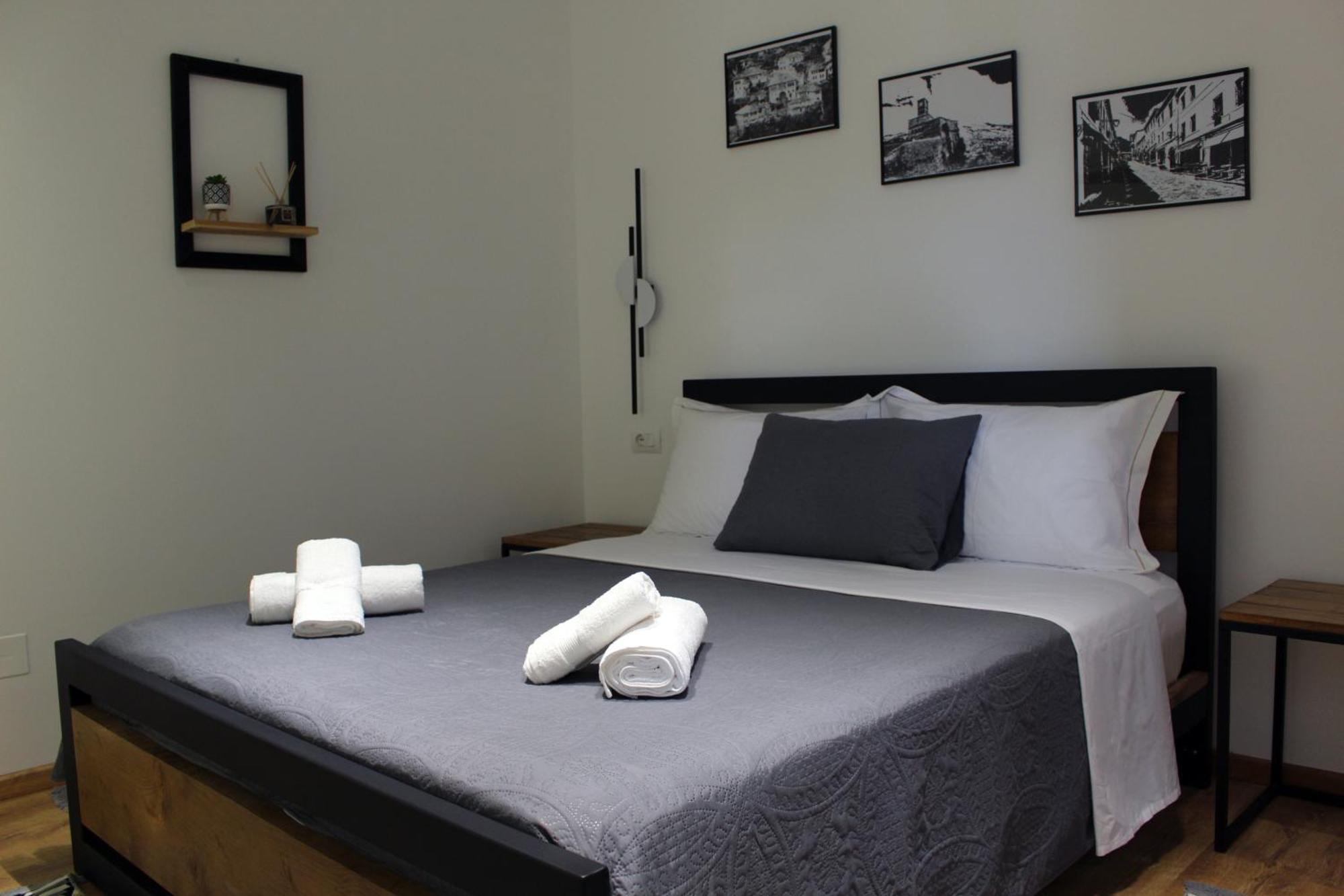 Guest House Amades Gjirokastër Esterno foto