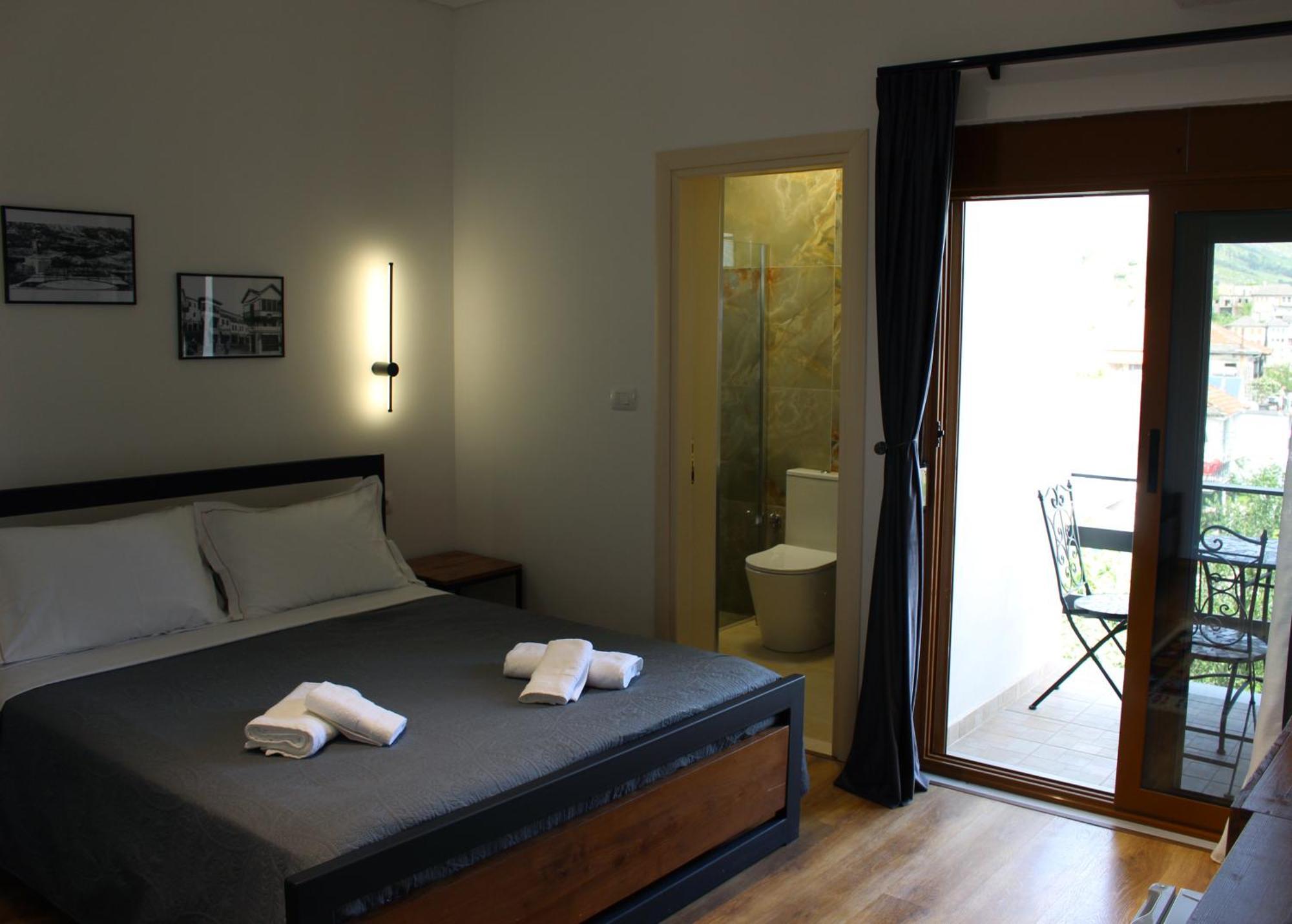 Guest House Amades Gjirokastër Esterno foto