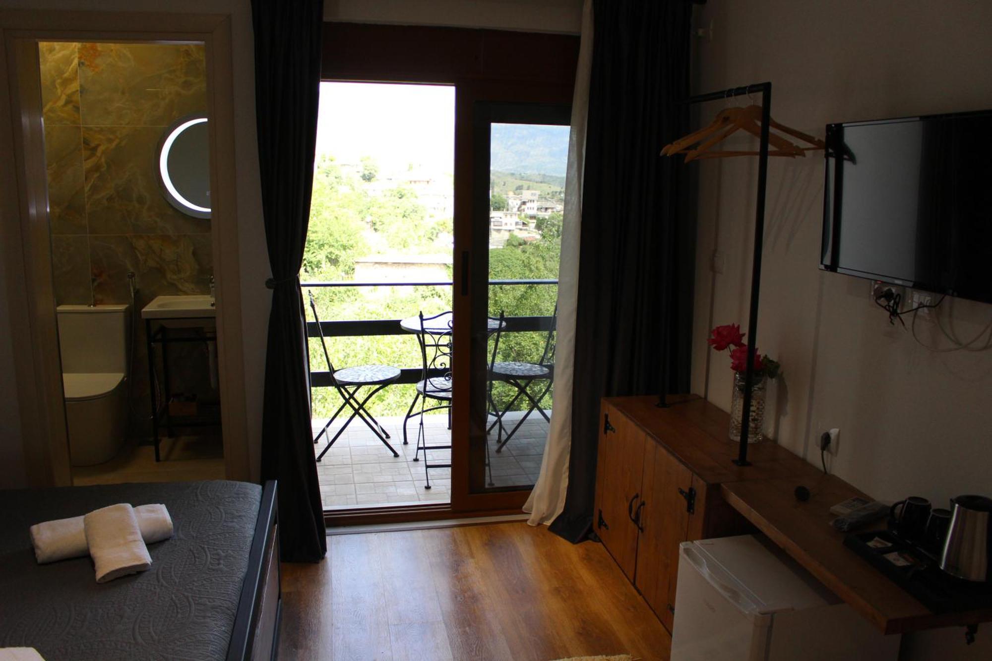Guest House Amades Gjirokastër Esterno foto